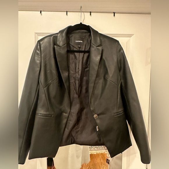 Vegan Express Leather Blazer size Small never worn - Picture 13 of 15